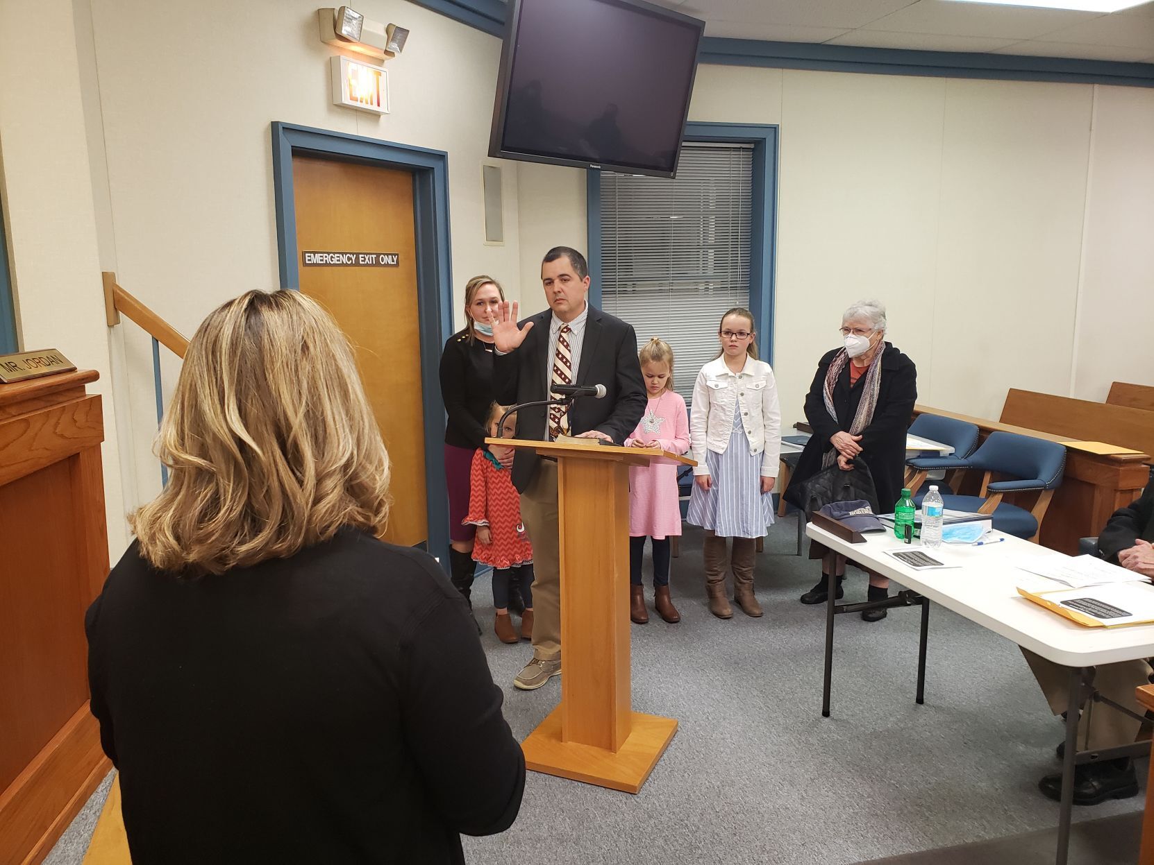 Meads sworn in